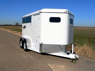 Gooseneck horse trailer